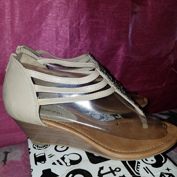 Sandals - Picture 4 of 4